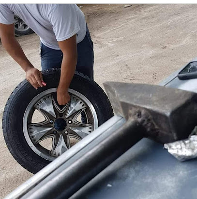Llantera Vulcanizadora Amador en La Paz