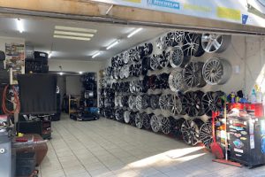 Drs Llantas Rines y Accesorios (Blvd. García de León) en Morelia