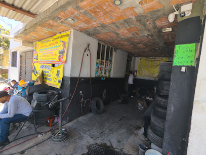 El Abuelo George Vulka y Mecánica en Monterrey