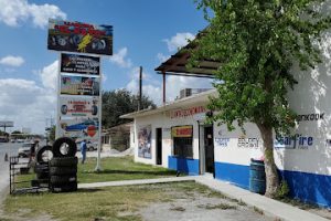 Llantas y Servicios El Rayo Suc. Sendero en Matamoros