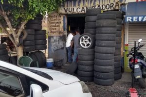 Vulcanizadora de Volcanes (Azahar 16) en Morelia